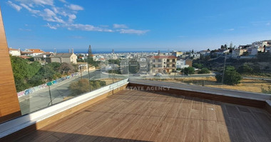 Stunning three bedroom penthouse with private swimming pool