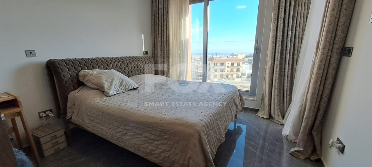 Stunning three bedroom penthouse with private swimming pool