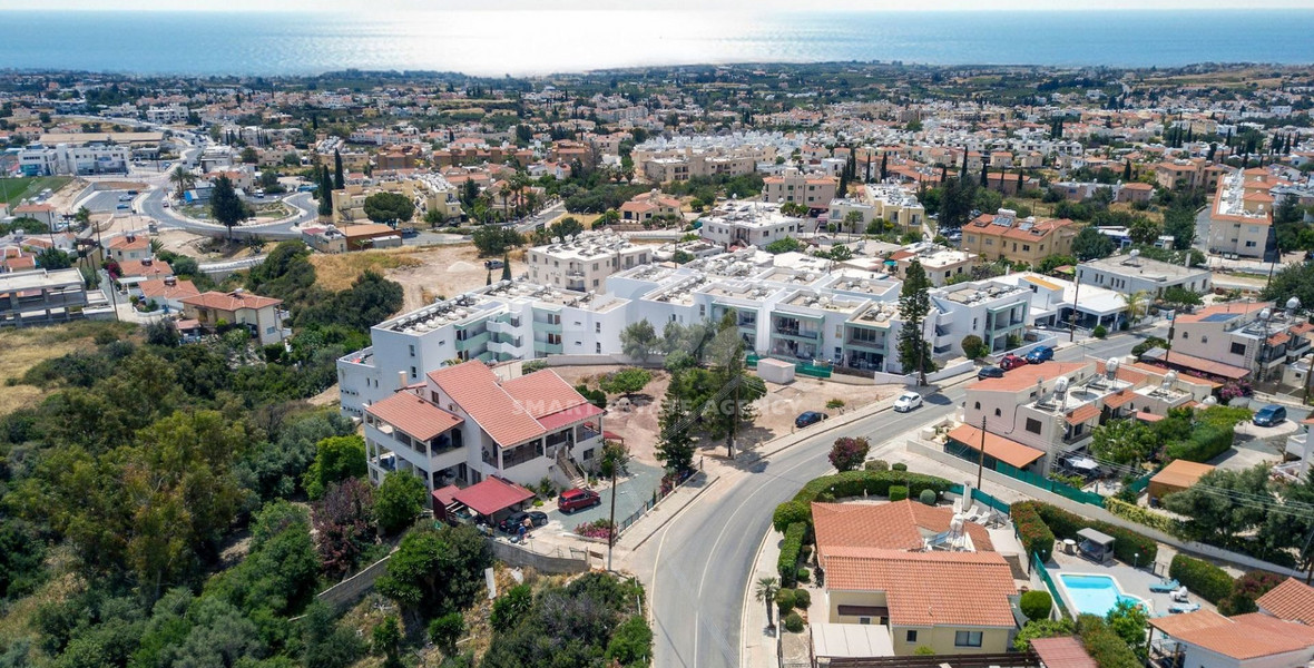 Two bedroom apartment for sale, with seperate title deed in Peyia