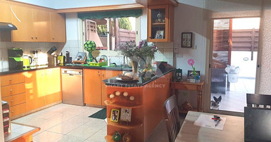 Semi - detached 4 bedroom Villa for sale in Agios Nicolaos