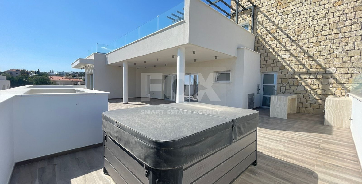 2 Bedroom Penthouse with jacuzzi for Rent in Germasogeia