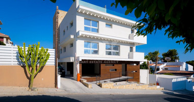 2 Bedroom Penthouse with jacuzzi for Rent in Germasogeia