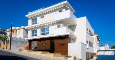 2 Bedroom Penthouse with jacuzzi for Rent in Germasogeia