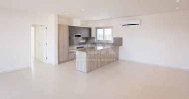 2 Bedroom Penthouse with jacuzzi for Rent in Germasogeia