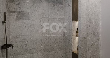 For sale penthouse with 2 bedrooms and an extra room in Mesa Geitonia