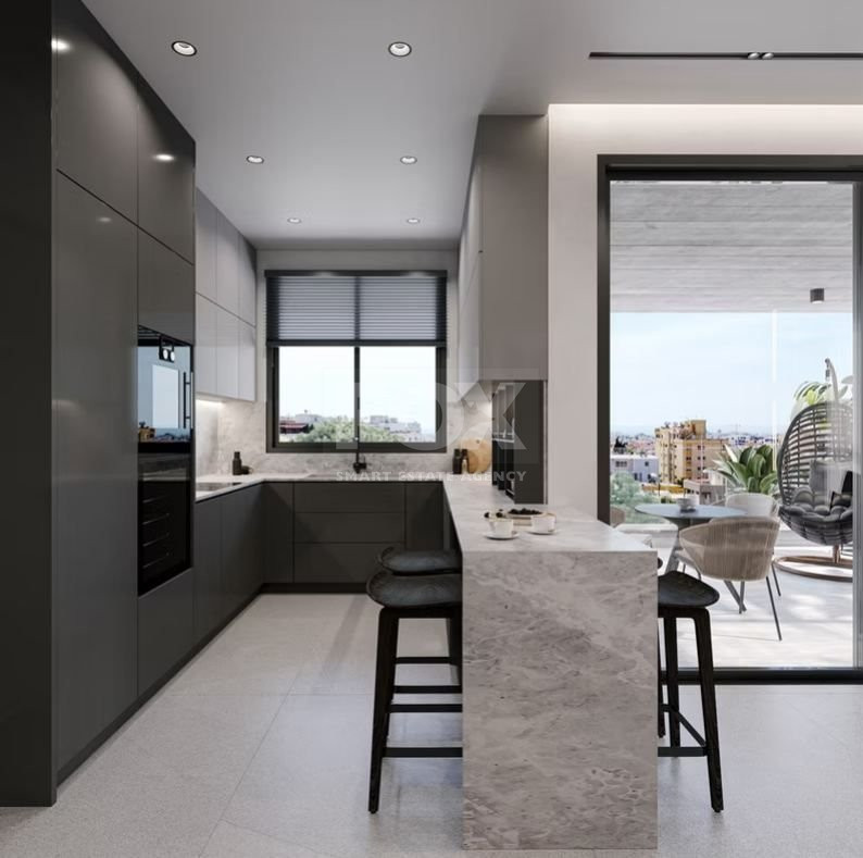 For sale penthouse with 2 bedrooms and an extra room in Mesa Geitonia