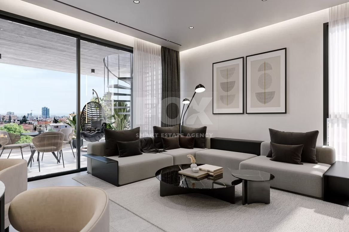 For sale penthouse with 2 bedrooms and an extra room in Mesa Geitonia