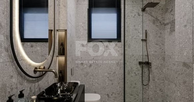 For sale penthouse with 2 bedrooms and an extra room in Mesa Geitonia