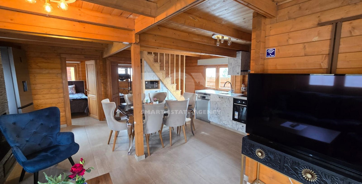 Four Bedroom House with Pool For Rent in Lofou village, Limassol