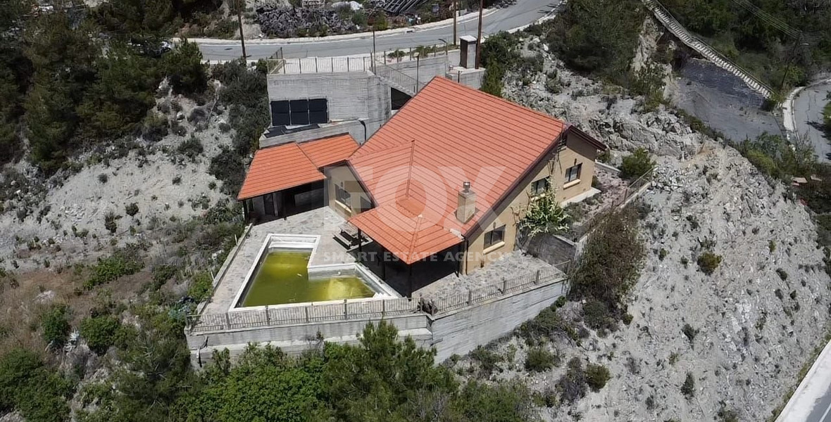 Detached Five-Bedroom House for sale in  Kyperounta: with Pool & Panoramic Views