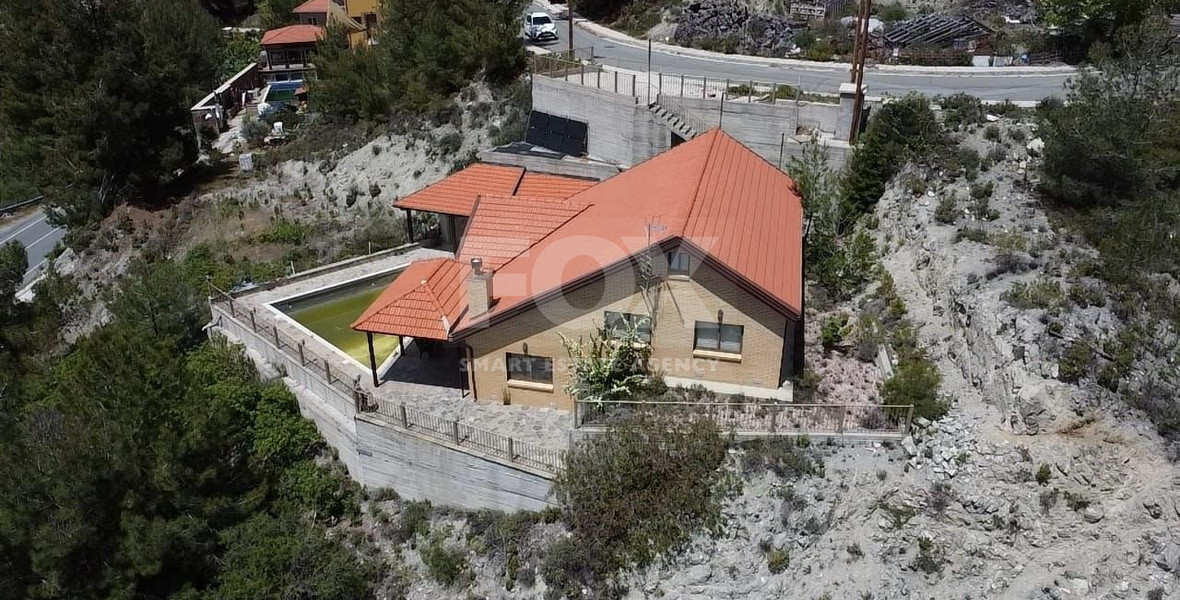Detached Five-Bedroom House for sale in  Kyperounta: with Pool & Panoramic Views