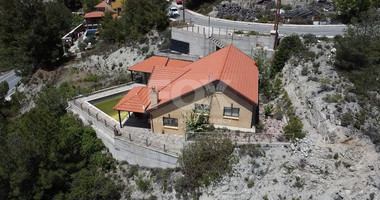Detached Five-Bedroom House for sale in  Kyperounta: with Pool & Panoramic Views
