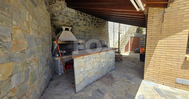 Detached Five-Bedroom House for sale in  Kyperounta: with Pool & Panoramic Views