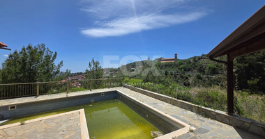 Detached Five-Bedroom House for sale in  Kyperounta: with Pool & Panoramic Views