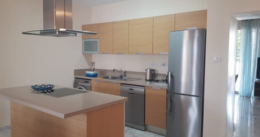 Fully furnished luxury 2 bedroom apartment with private garden for rent in Agios Tychonas