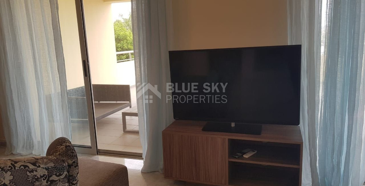 Fully furnished luxury 2 bedroom apartment with private garden for rent in Agios Tychonas