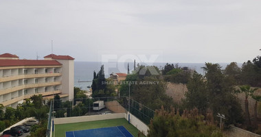 Fully furnished luxury 2 bedroom apartment with private garden for rent in Agios Tychonas