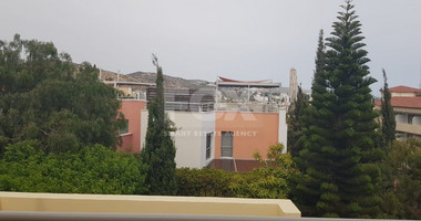 Fully furnished luxury 2 bedroom apartment with private garden for rent in Agios Tychonas