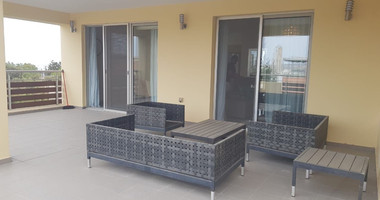 Fully furnished luxury 2 bedroom apartment with private garden for rent in Agios Tychonas