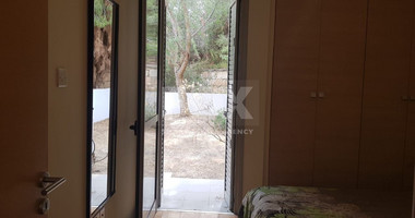 Fully furnished luxury 2 bedroom apartment with private garden for rent in Agios Tychonas