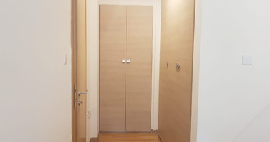 Fully furnished luxury 2 bedroom apartment with private garden for rent in Agios Tychonas