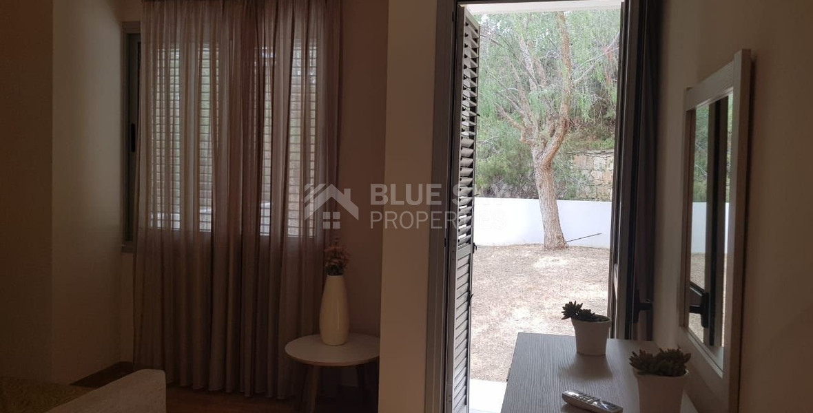 Fully furnished luxury 2 bedroom apartment with private garden for rent in Agios Tychonas