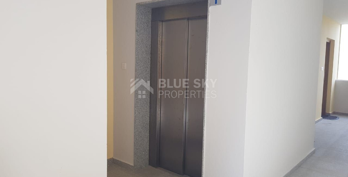 Fully furnished luxury 2 bedroom apartment with private garden for rent in Agios Tychonas