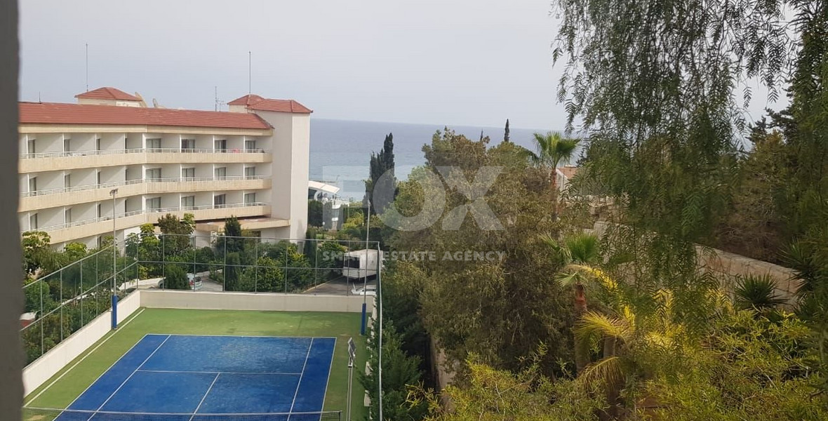 Fully furnished luxury 2 bedroom apartment with private garden for rent in Agios Tychonas