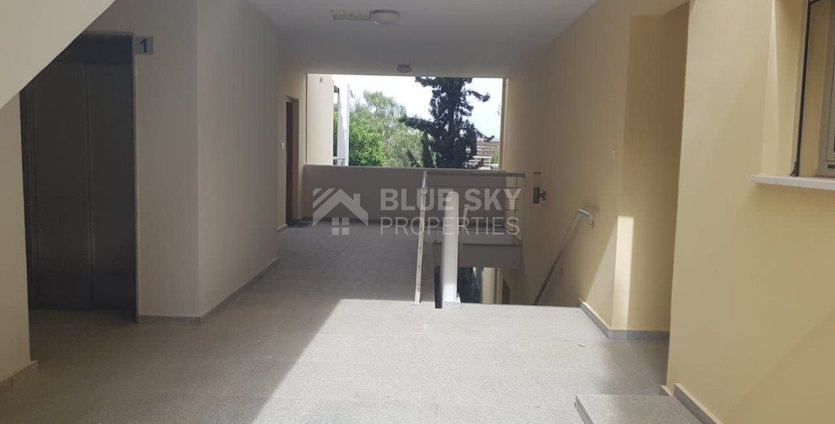 Fully furnished luxury 2 bedroom apartment with private garden for rent in Agios Tychonas