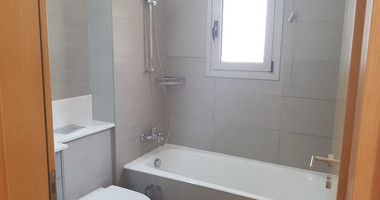 Fully furnished luxury 2 bedroom apartment with private garden for rent in Agios Tychonas