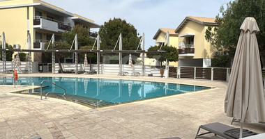 Fully furnished luxury 2 bedroom apartment with private garden for rent in Agios Tychonas