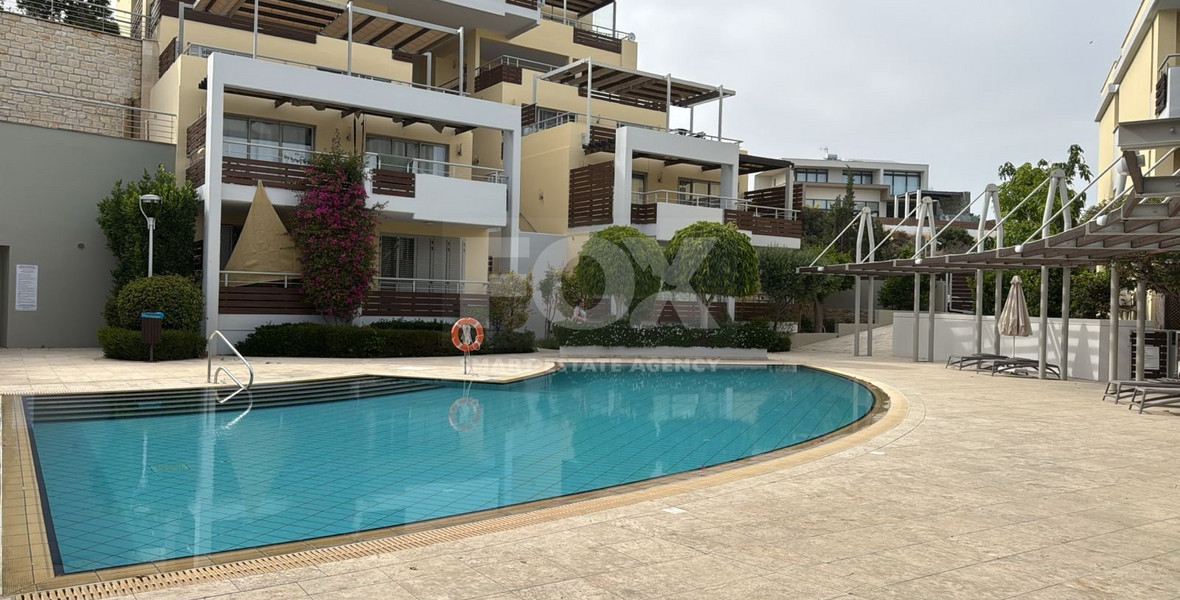 Fully furnished luxury 2 bedroom apartment with private garden for rent in Agios Tychonas
