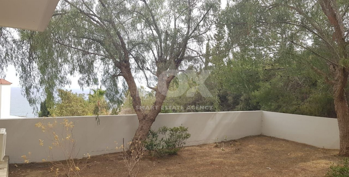 Fully furnished luxury 2 bedroom apartment with private garden for rent in Agios Tychonas
