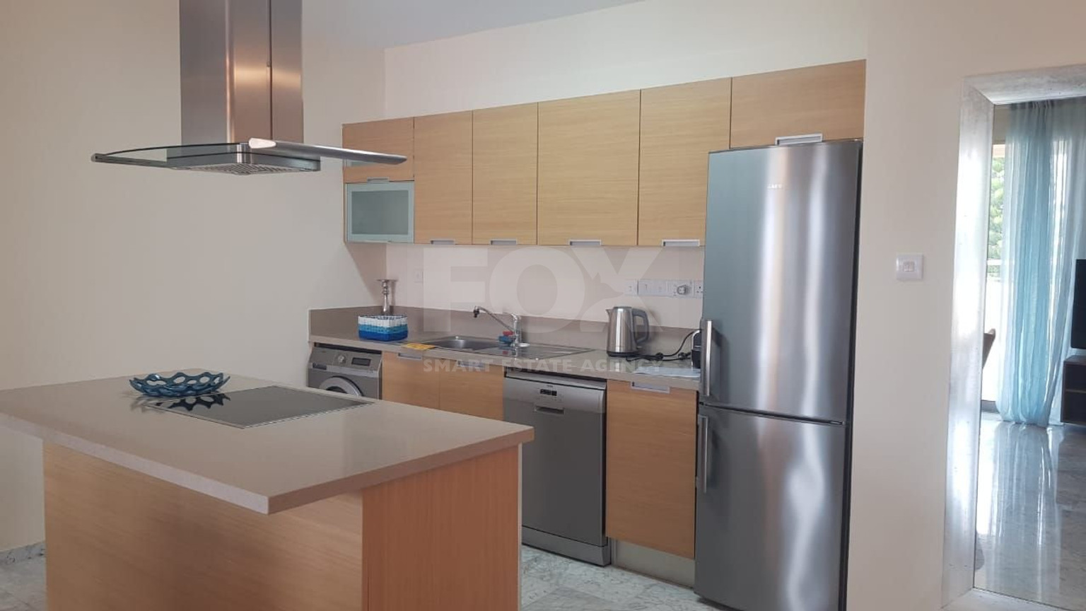 Fully furnished luxury 2 bedroom apartment with private garden for rent in Agios Tychonas