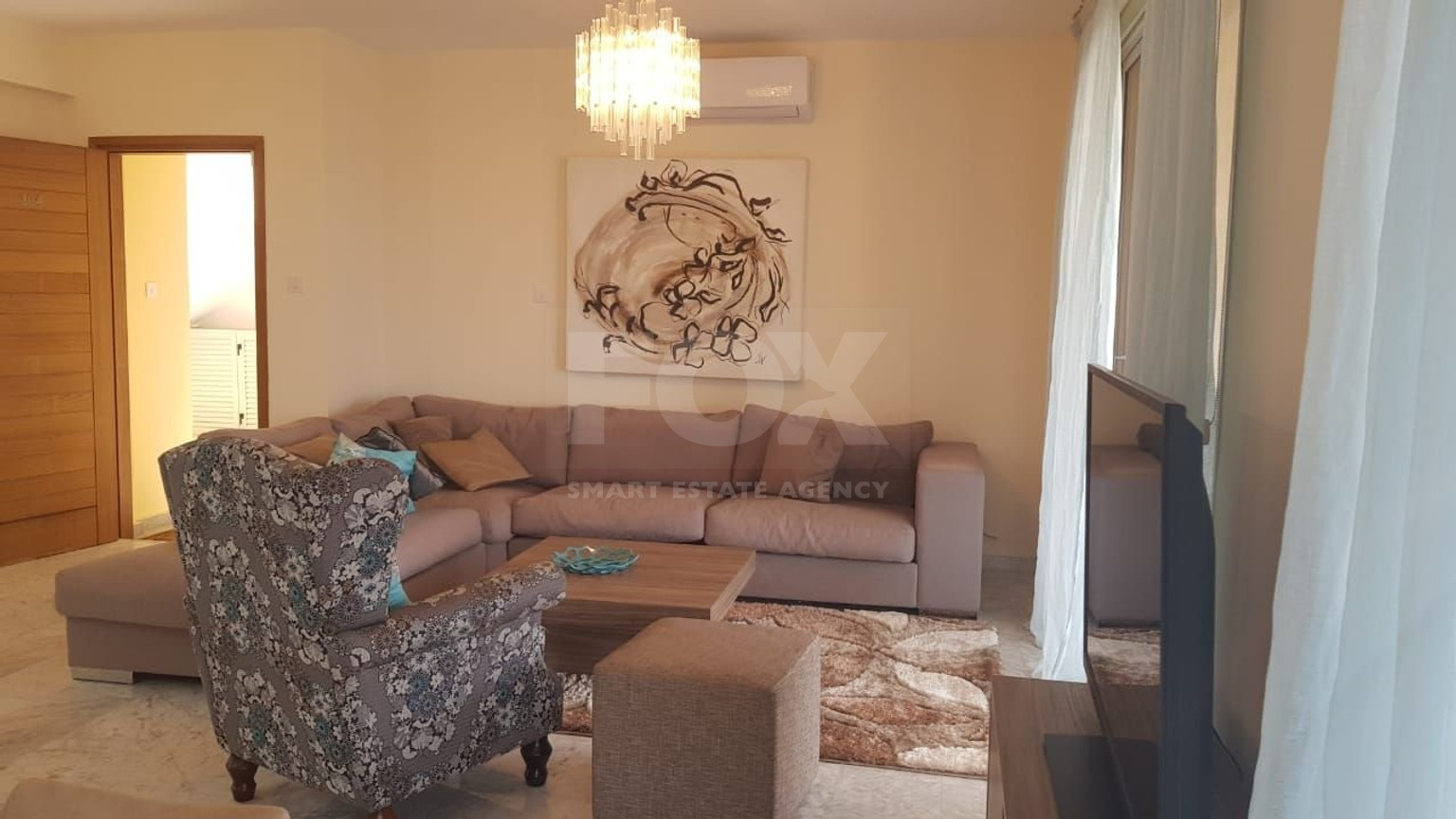 Fully furnished luxury 2 bedroom apartment with private garden for rent in Agios Tychonas