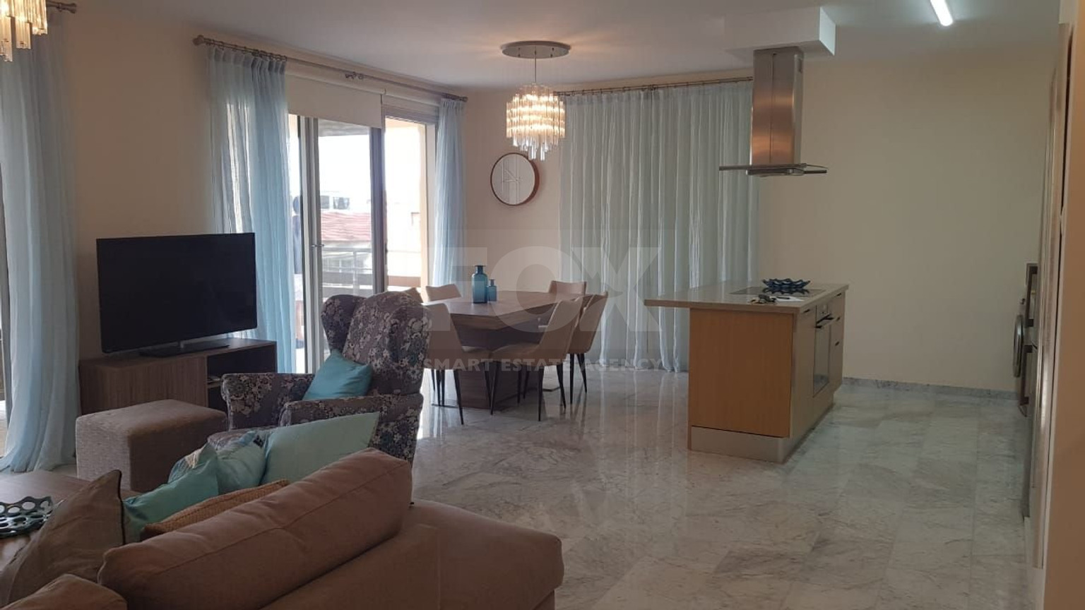 Fully furnished luxury 2 bedroom apartment with private garden for rent in Agios Tychonas