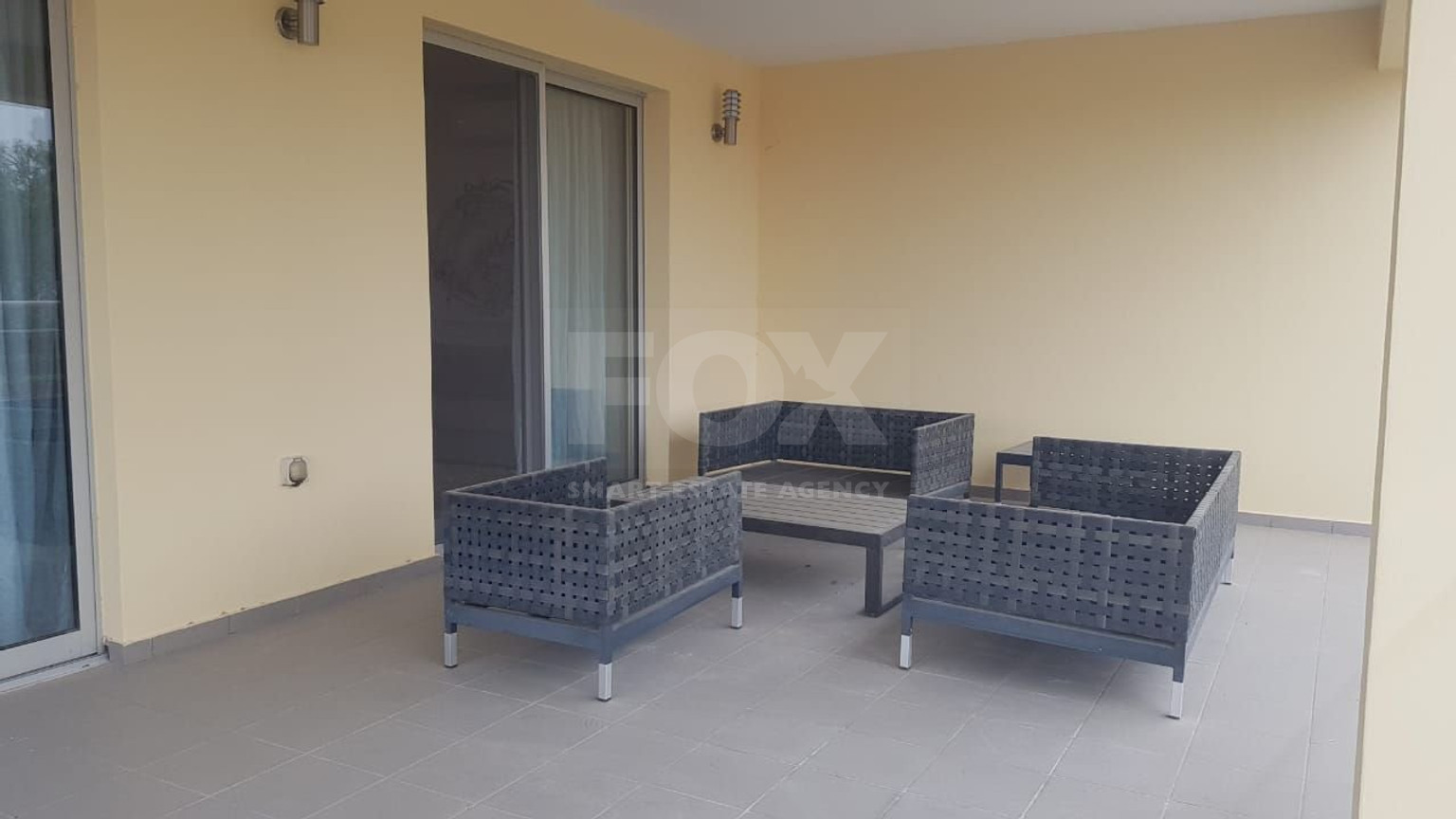 Fully furnished luxury 2 bedroom apartment with private garden for rent in Agios Tychonas