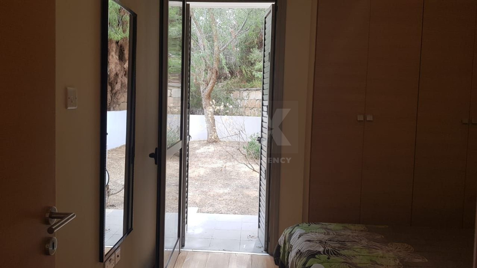 Fully furnished luxury 2 bedroom apartment with private garden for rent in Agios Tychonas