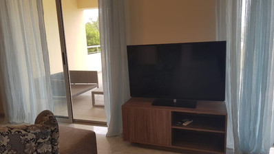 Fully furnished luxury 2 bedroom apartment with private garden for rent in Agios Tychonas