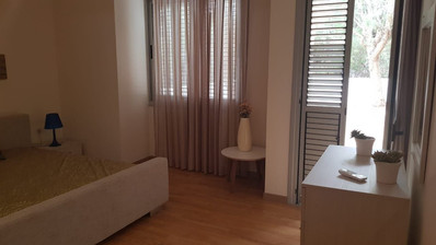 Fully furnished luxury 2 bedroom apartment with private garden for rent in Agios Tychonas