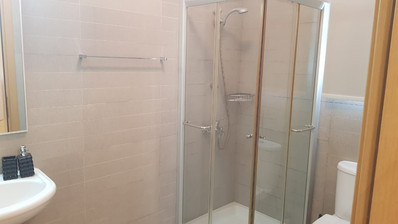 Fully furnished luxury 2 bedroom apartment with private garden for rent in Agios Tychonas