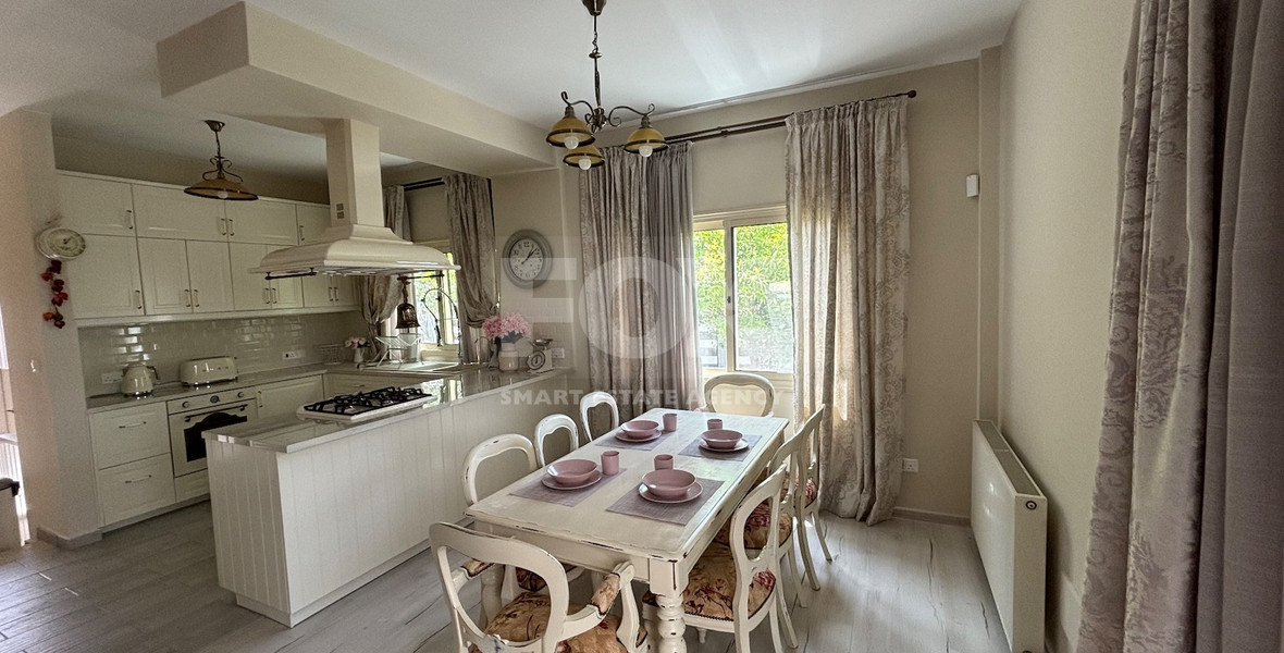 Modern Fully Furnished Detached House for Rent in Mesa Geitonia