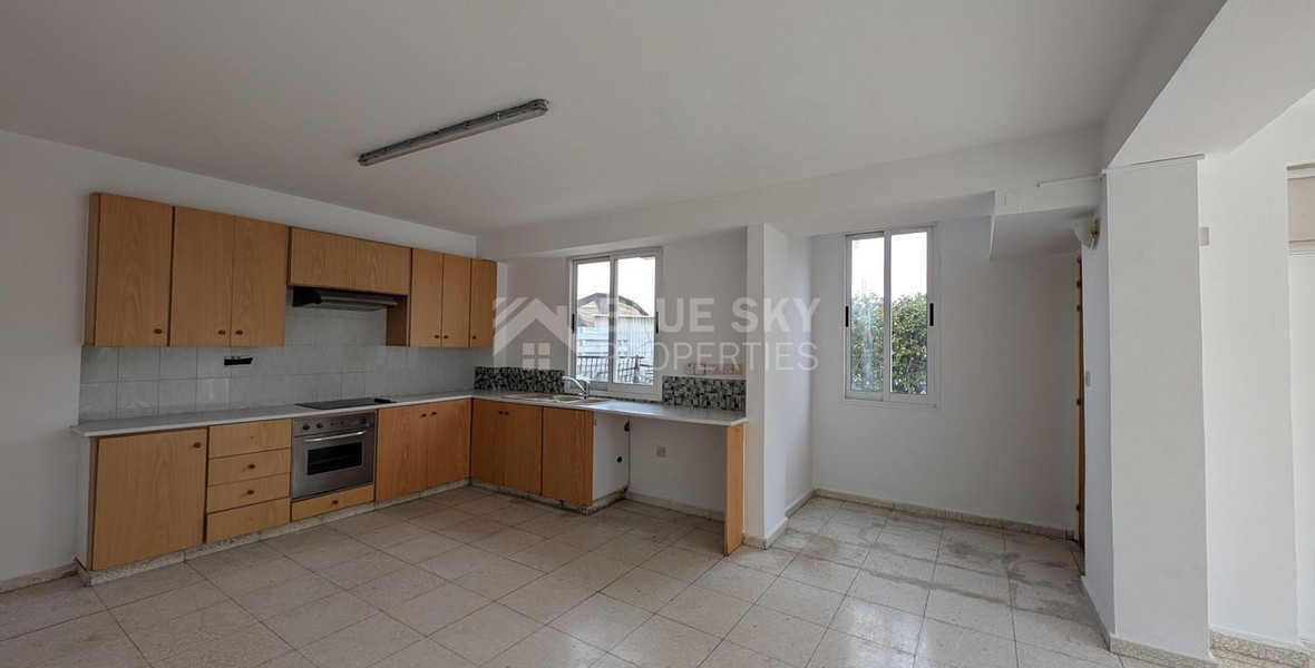 For sale, spacious three-Bedroom Ground Floor Apt, Kings Av.Mall Area, Paphos.