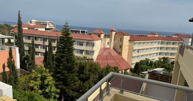 Luxury 2 bedroom apartment with private garden in villa complex available for rent