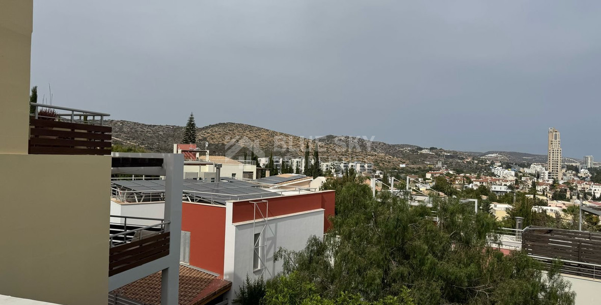 Luxury 2 bedroom apartment with private garden in villa complex available for rent