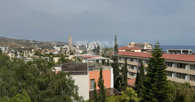 Luxury 2 bedroom apartment with private garden in villa complex available for rent