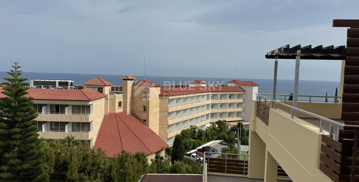 Luxury 2 bedroom apartment with private garden in villa complex available for rent