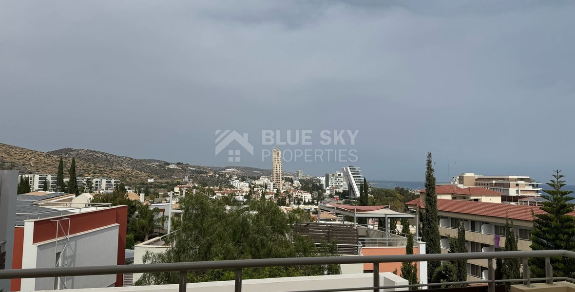 Luxury 2 bedroom apartment with private garden in villa complex available for rent
