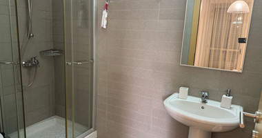 Luxury 2 bedroom apartment with private garden in villa complex available for rent