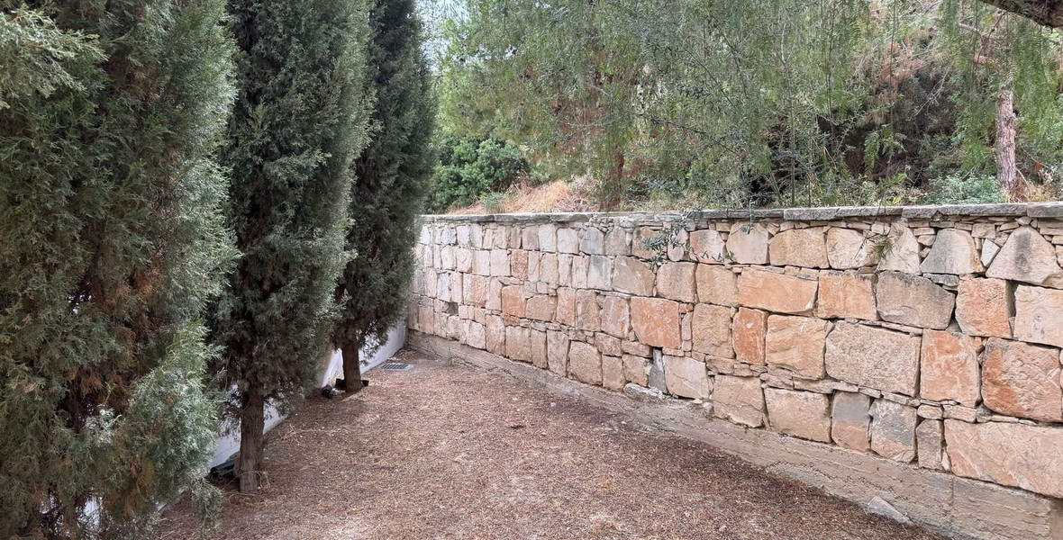 Luxury 2 bedroom apartment with private garden in villa complex available for rent